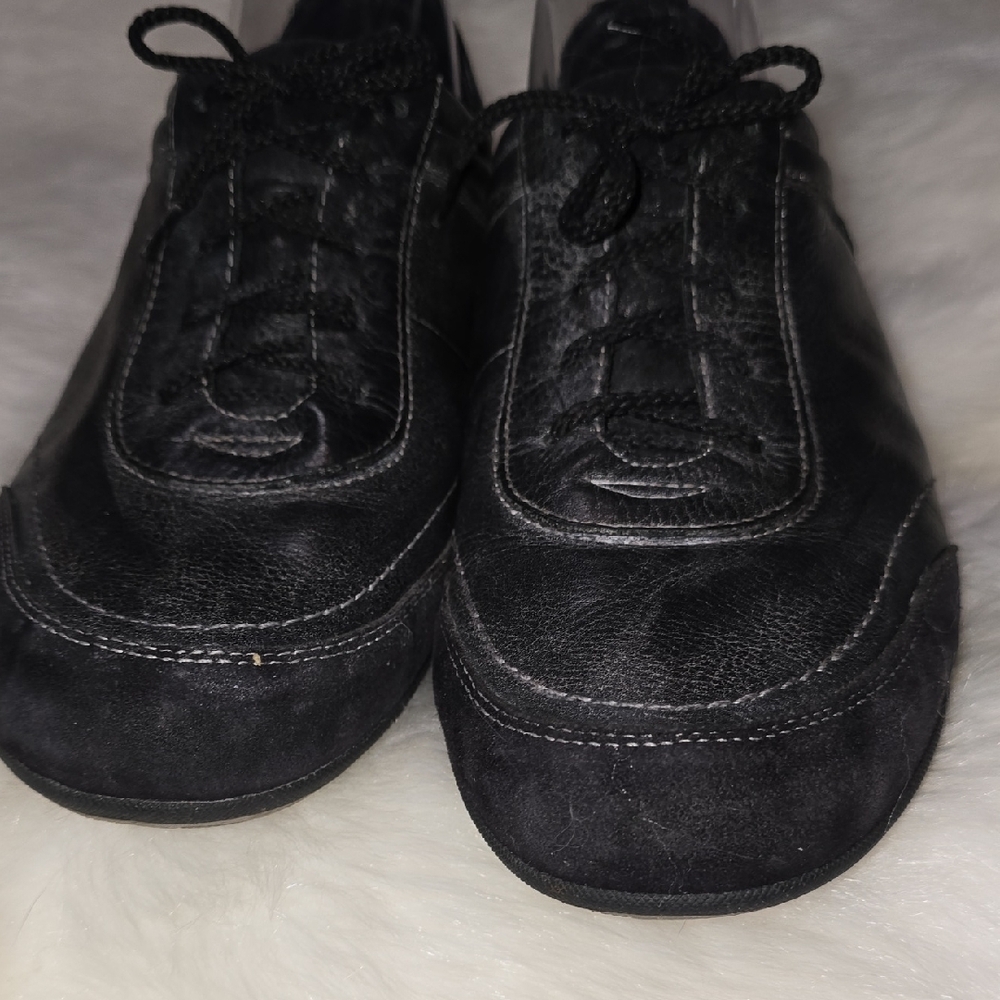 Vionic Black Leather Tennies - Picture 7 of 7